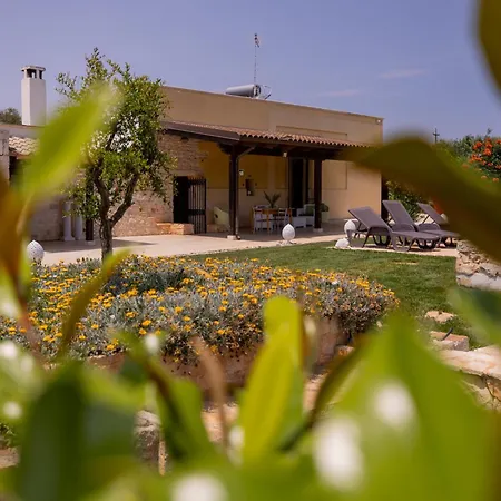 Trullo Nonna Pina * San Michele Salentino