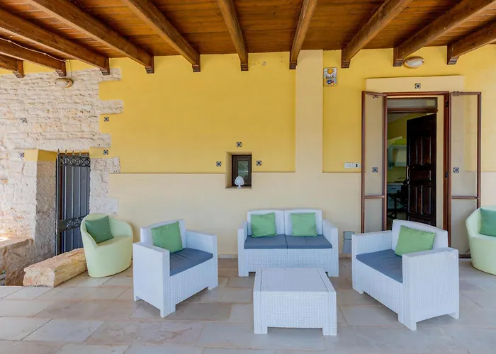 Trullo Nonna Pina * San Michele Salentino